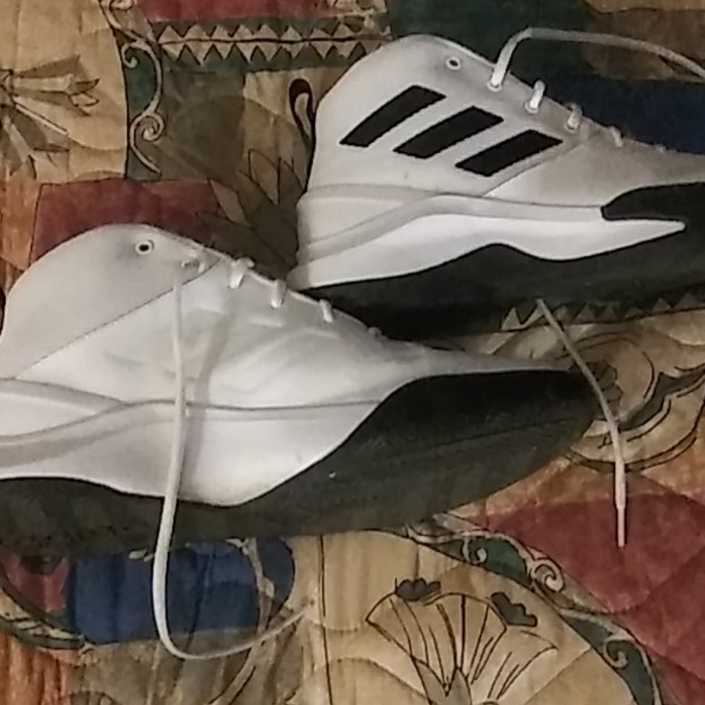 Men's size 13 Adidas sneakers